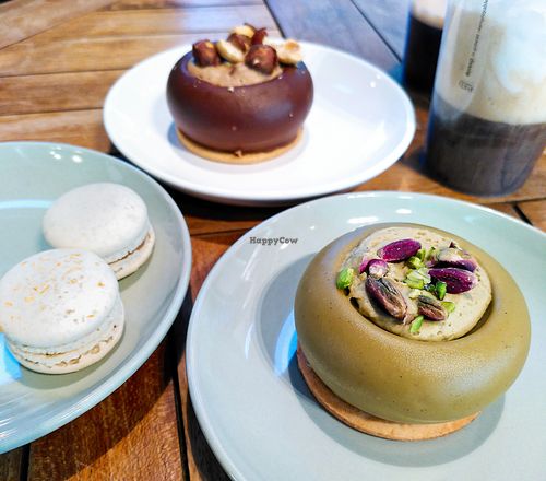 Cakes from the Vegan Christmas Market @ HOBA at Giardino Paris | L'Atelier in Paris