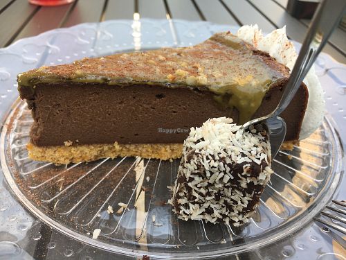 Vegan coffee “cheese” cake at Veganima in Arco
