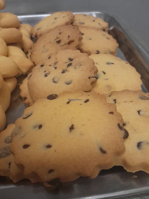 Biscotti vegani gluten free con gocce cioccolato at La Vale Bakery - Glutenfree in Milazzo