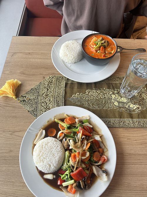 red currie and pad king  at Soi 9 Restaurant & Bar in Honningsvaag