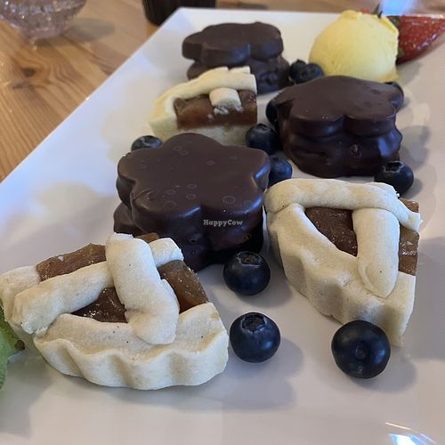 Pasta Frola, Chocolate Alfajor and mango ice  at Café Lief  in Haarlem