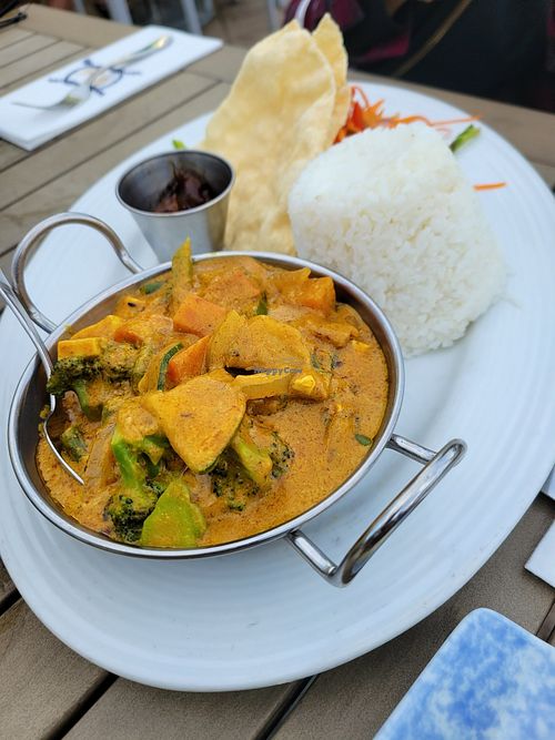 Vegan Curry 🍛 at The Wharf in St Georges