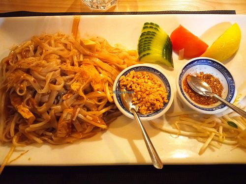 Tofu Pad Thai at Moom Thaï in Tours