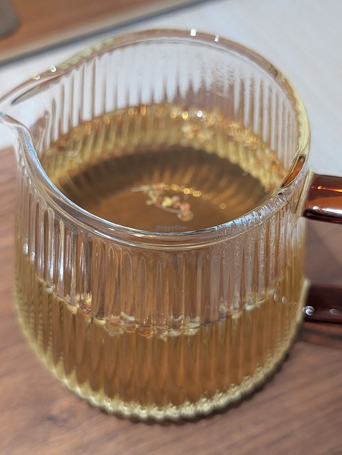 Oolong tea with flowers at Blivin Bakery 植物系生吐司專門店 in Taipei