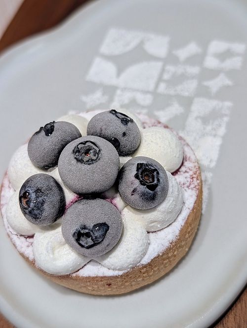 Blueberry tart at Blivin Bakery 植物系生吐司專門店 in Taipei