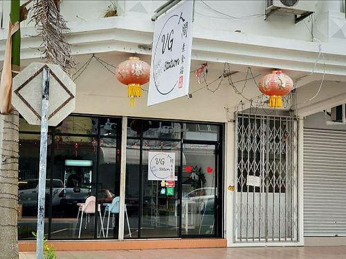 cute vegetarian chinese restaurant at VG Station  in Miri