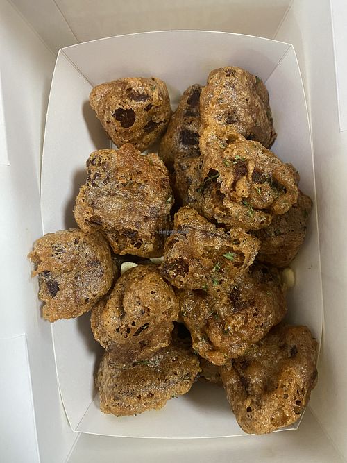 The vegan chicken (take out) without sauce on it  at Vampire's Chicken in Seoul