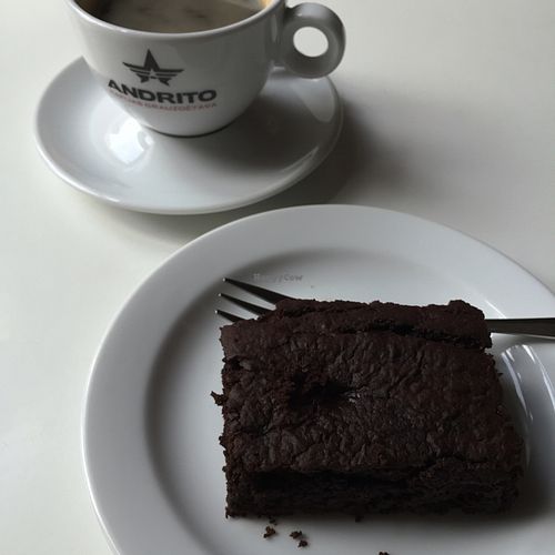 vegan brownie & great coffee at MiiT in Riga