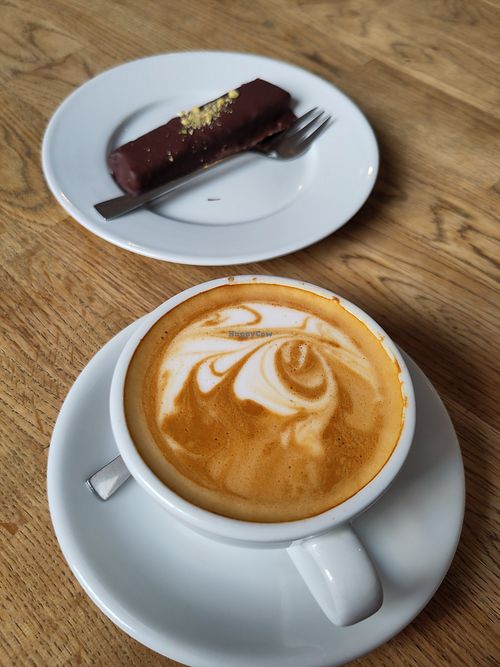 Vegan Dubai chocolate and vegan cappuccino at MiiT in Riga