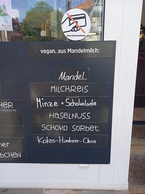 Veganes Milcheis at Dolomiddi in Furth