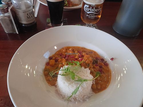 Red curry and Carlsberg zero at Nancy Hands Tavern in Dublin
