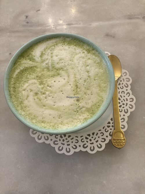 Matcha latte  at Simply Raw Bakery and Bistro in Vienna