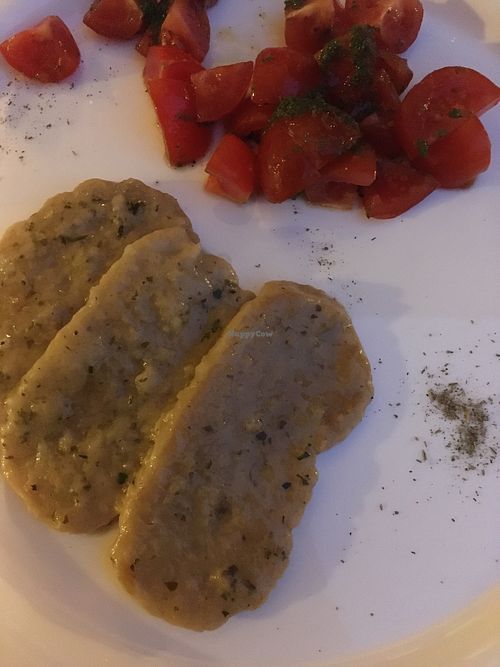 Lemon seitan and tomato salad  at Agriturismo Tenuta Antica in Cessole