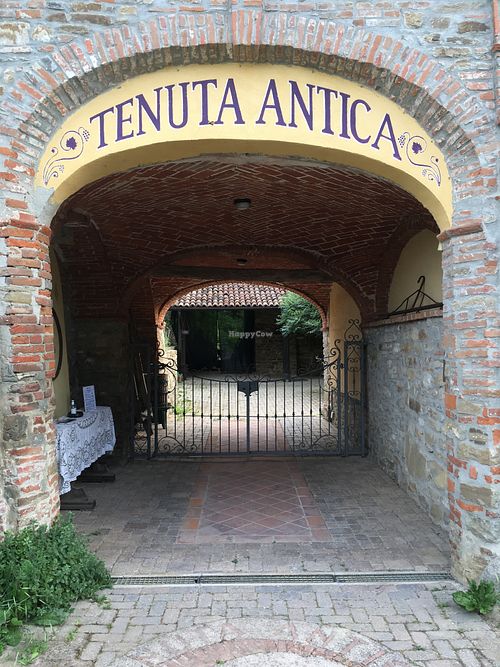 The entrance  at Agriturismo Tenuta Antica in Cessole