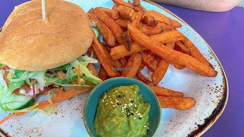 chickn burger  at ChayArt - F-hain in Berlin