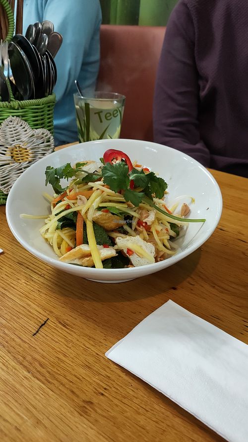 Mango salad with tofu at Coco Viet in Cologne