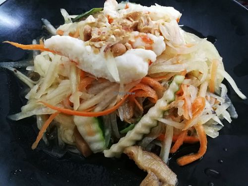 raw green papaya salad at Fuxing Tai Yue Sushi Guan - 福幸台越素食館  in Hualien