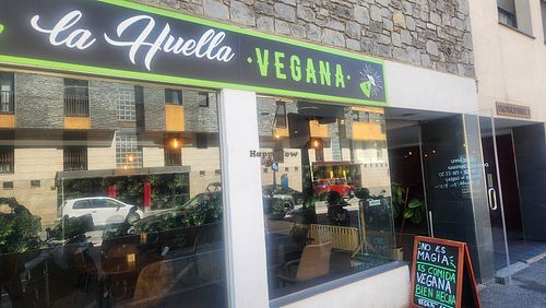  at La Huella Vegana - ES Visuals in Andorra La Vella