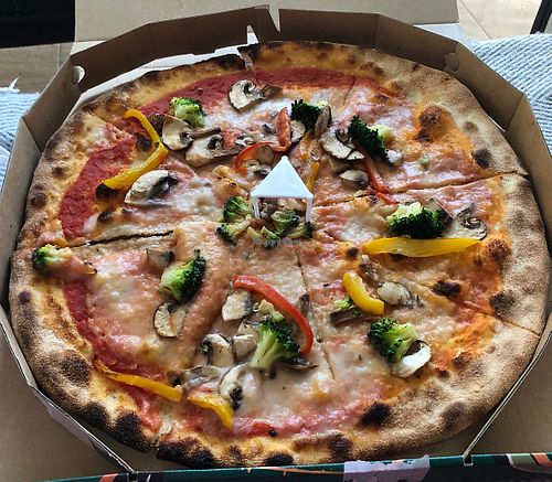 Veggie pizza  at 800PIZZA in Abu Dhabi