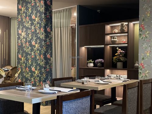 Nice cosy dining restaurant   at Mother Earth Classic - 大地之素 in Central Singapore