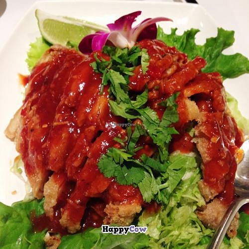 Thai-style chicken 椒麻雞 at Jing Ping Thai in Taipei