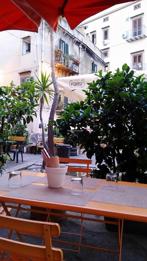 outside at Freschette BioBistrot in Palermo