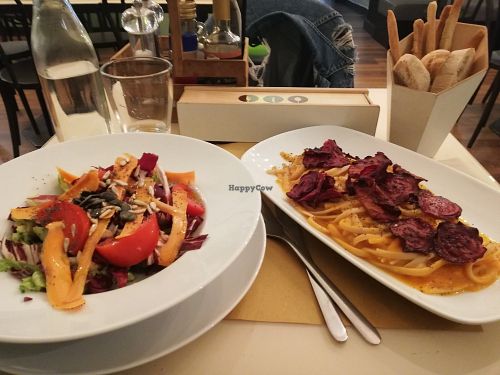 Mix Salad&Seeds and Pasta with pumpkin&beetroot at Freschette BioBistrot in Palermo