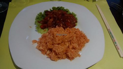 Beef and rice Lok Lak at Vegebowl in Paris