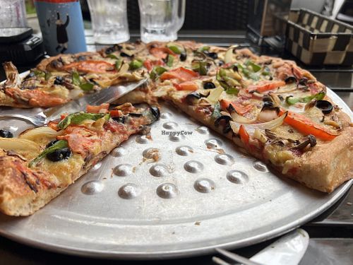 Vegan cheese pizza!  at Pizza Sun in Chatan