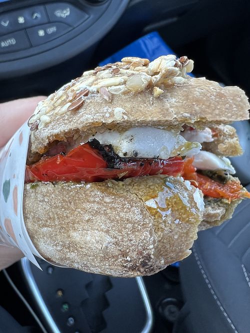 כריך בלקני מצוין #Veganuary at Fatish in Holon