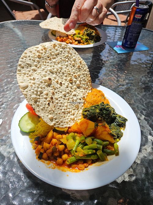 Mixed vegetarian plate with 5 different veggies plus rice and poppadom at Shalimar - Kiosk in Bonn