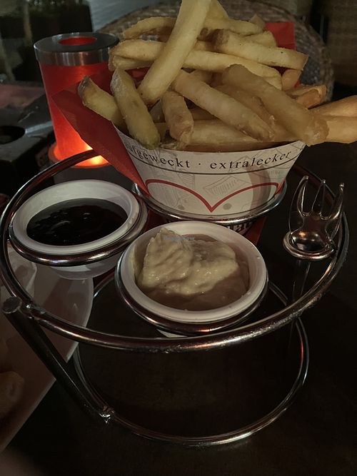Chips and dips   at Cafe Extrablatt in Sylt