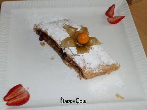 Vegan apple strudel at Cafe Ukrop in St Petersburg