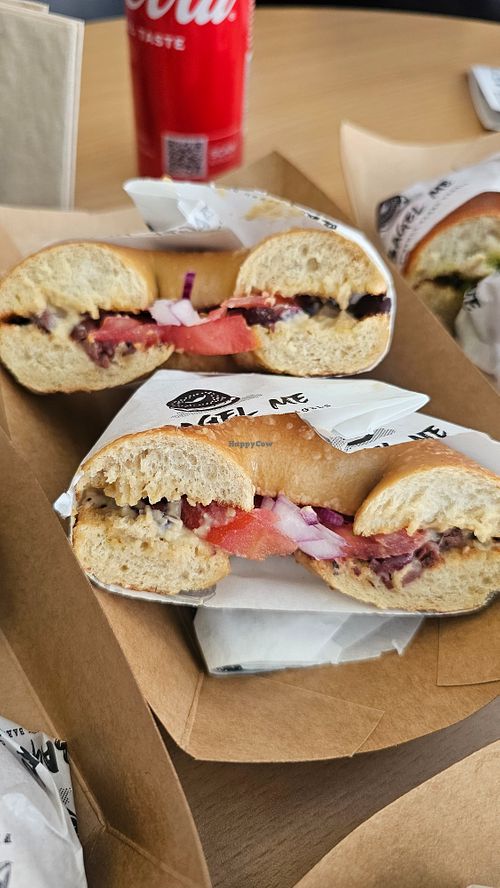 Hummus

Vegan
Kalamata olives, tomato and red onion at Bagel Me in Nicosia