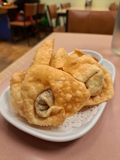 Deep-fried wontons at Aunty Mena's in Wellington