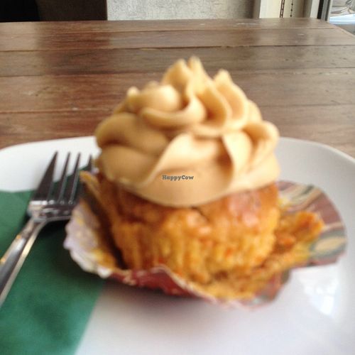 carrot cake w peanut frosting cupcake at Savory in Frankfurt