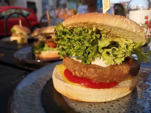 Basic Cheeseburger at Savory in Frankfurt