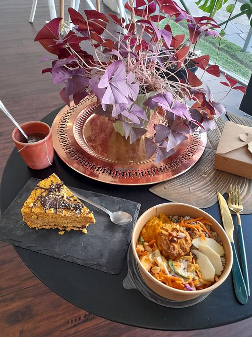 Carrot cake, Japanese tea, lunch bowl at Fit Foodies in Noumea