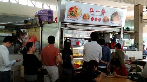 queuing in front of stall at Hong Yi Vegetarian 弘一斋 in Central Singapore