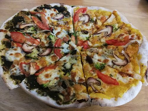half pesto half hummus large veggie pizza at  夏太熱 Summer Too Hot Pizzatopia in Hualien