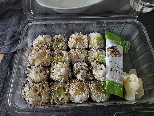 Avocado und Melonen Sushi ohne Philadelphia Creme at China Inn in Ansbach