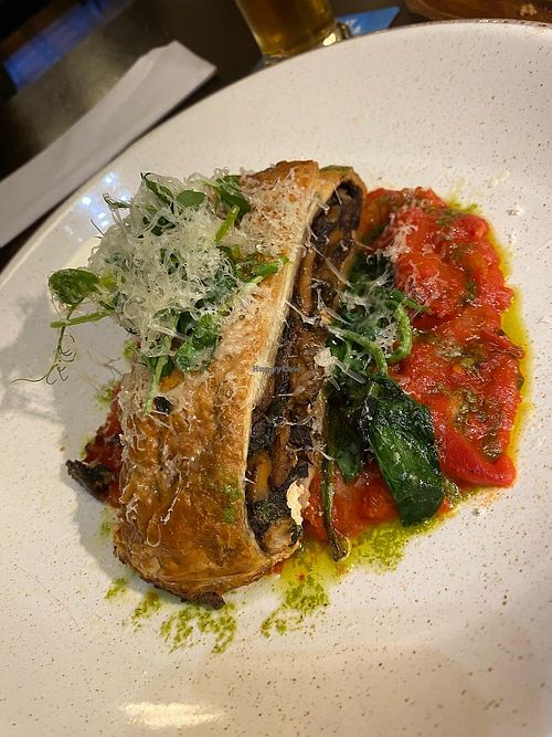 Wellington vegetariana, tajna vegana, cheesecake mango at The Bianconi Inn in Killorglin