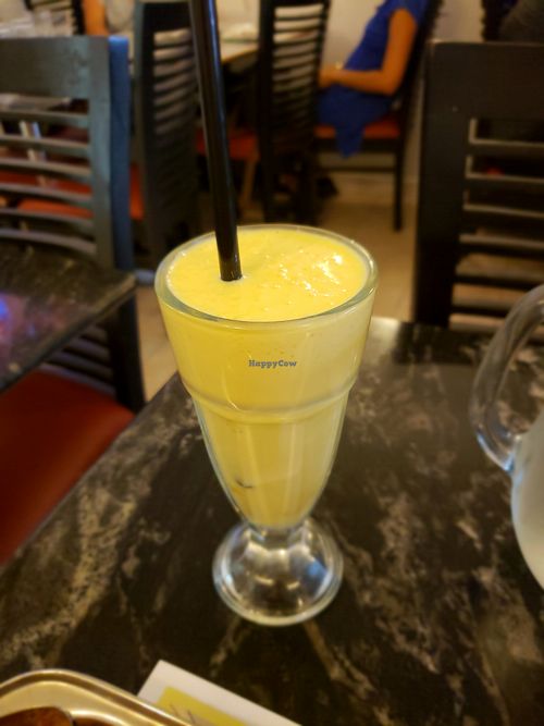 Mango lassi at Maharaja in Ramla