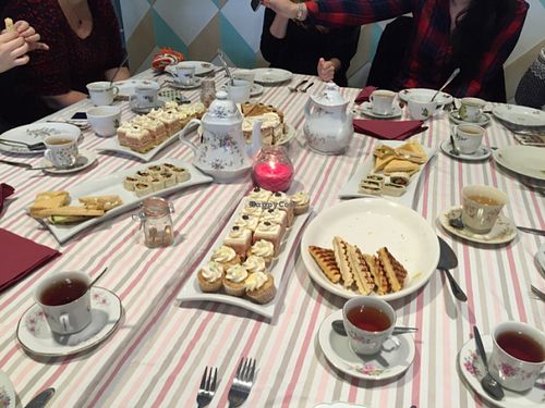 Hi-tea for 12 at Heavenly Cupcakes in Rotterdam