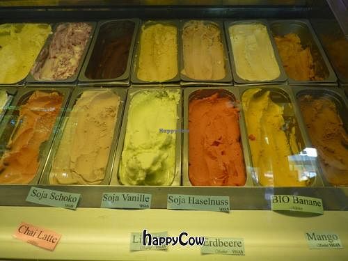 Vegan ice-cream (blue cards) at Kiez & Kugel in Berlin