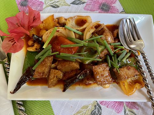 Vegan chicken cashew nut stir-fried   at Na Aroon in Bangkok