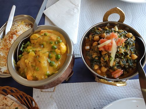 Korma and Alloo at Taj Mahal in Chaves