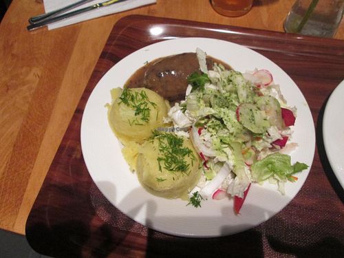 Saitan cutlet and mashed potatoes at Vega in Wroclaw