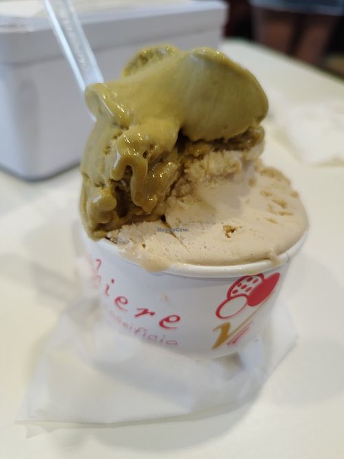 Coppetta pistacchio e nocciola at Gelateria La Neve Nel Bicchiere Conselice in Ravenna