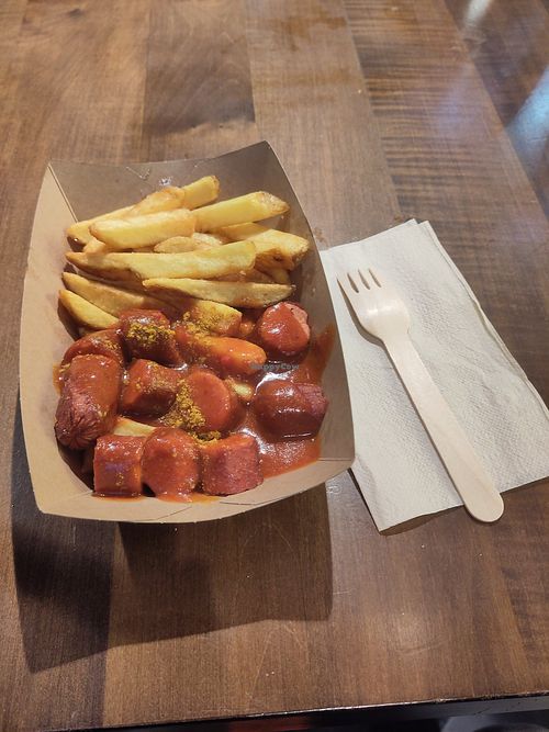 Vegan currywurst and fries at Frittenwerk - Frankfurt Hbf in Frankfurt